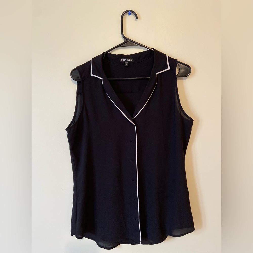 EXPRESS Sleeveless Top in Black with White Edge Detail - size S